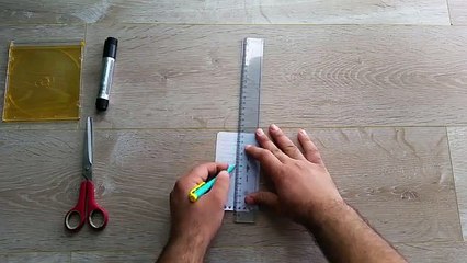 How To Make Hologram Projector In 2 Minutes //  Comment faire un projecteur d'hologramme en 2 minutes