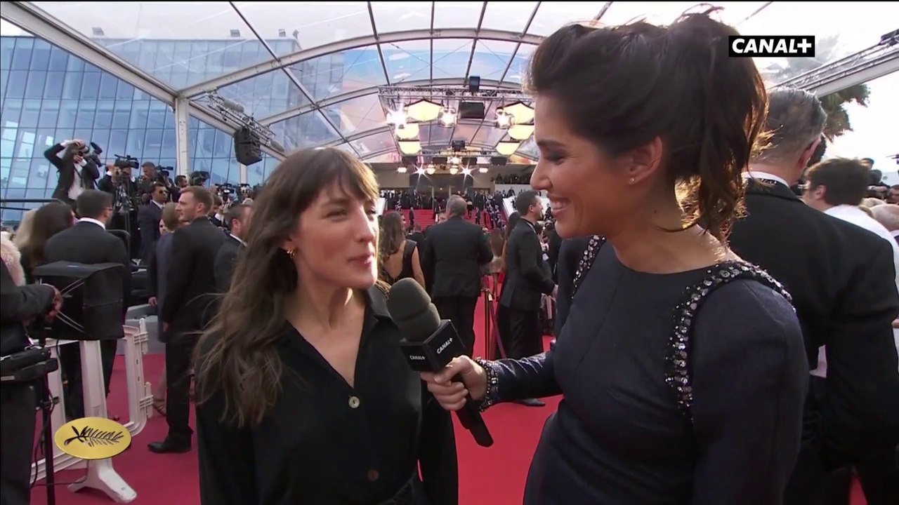 Juliette Armanet pour sa première montée des marches - Cannes 2018