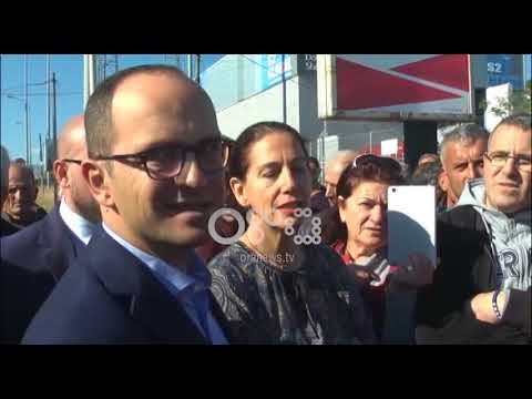 Ora News – Radhët e gjata, ministri Ditmir Bushati në pikën e Kakavijës