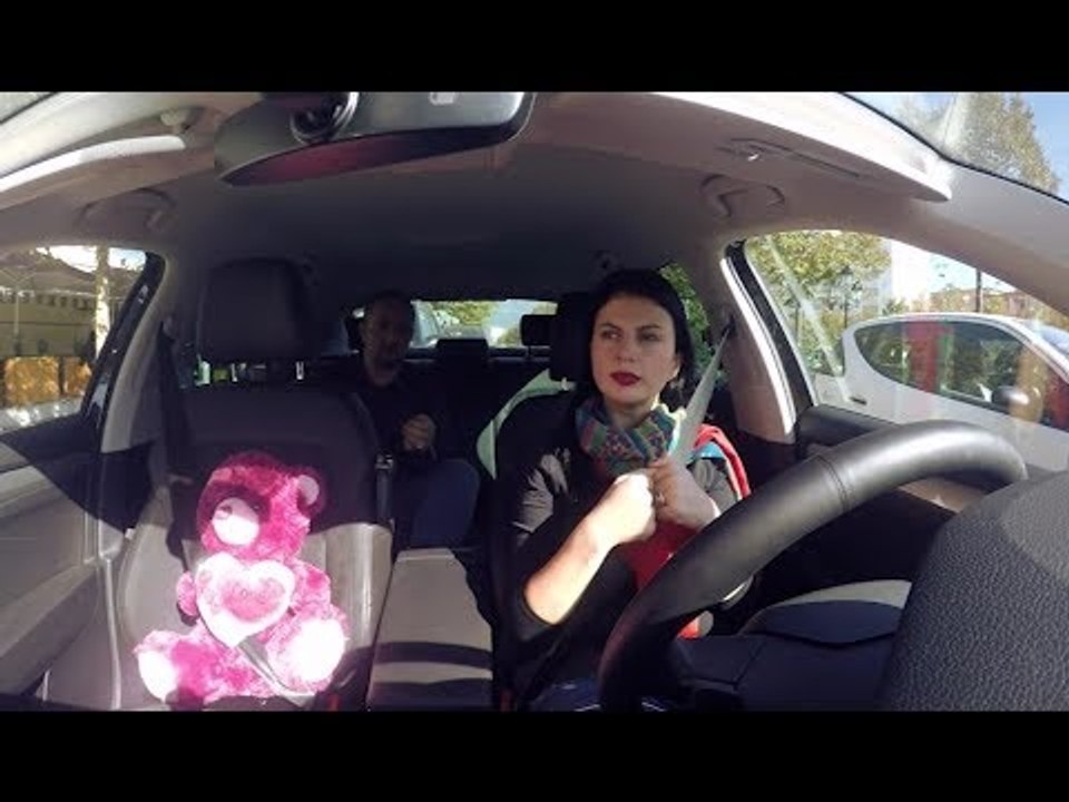 “Mos i fol shoferit” – Saimir Kodra në taksinë e Rudina Dembacaj - Ora News