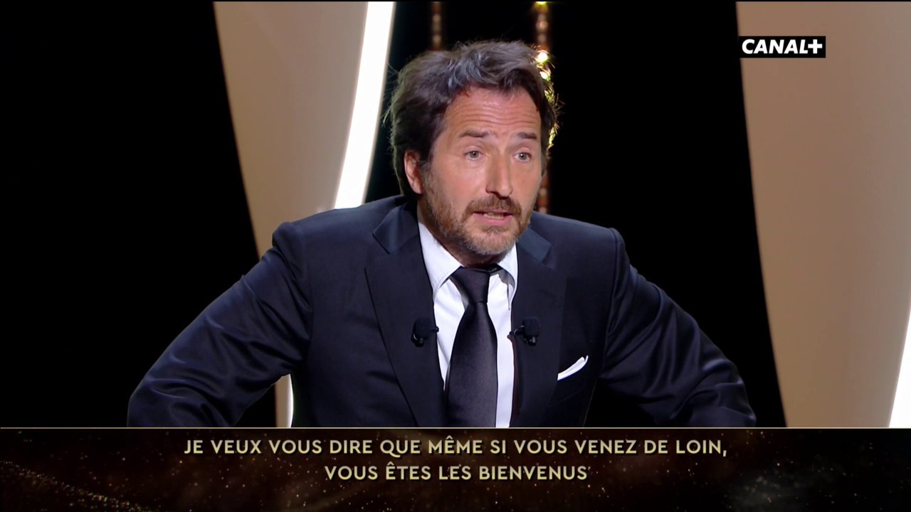 Edouard Baer souhaite la bienvenue au public non-francophone du Festival ! - Cannes 2018