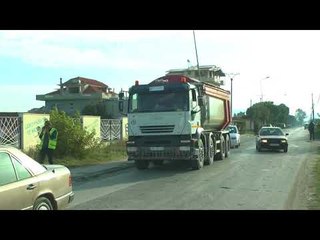 Descargar video: Protestë për rrugën, TAP-it i kërkohet riparimi - Top Channel Albania - News - Lajme