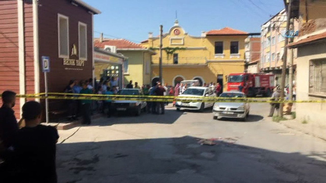 Karı-kocaya sokak ortasında kanlı infaz kamerada