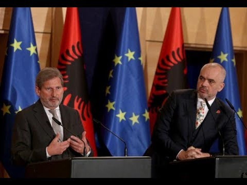 Ora News - Rama: Shqipëria meriton të hapë negociata, Hahn: Presim rezultatet e vettingut