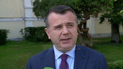 Télécharger la video: Reagimet për Tahirin dhe Sotan, flasin deputetët  - Top Channel Albania - News - Lajme