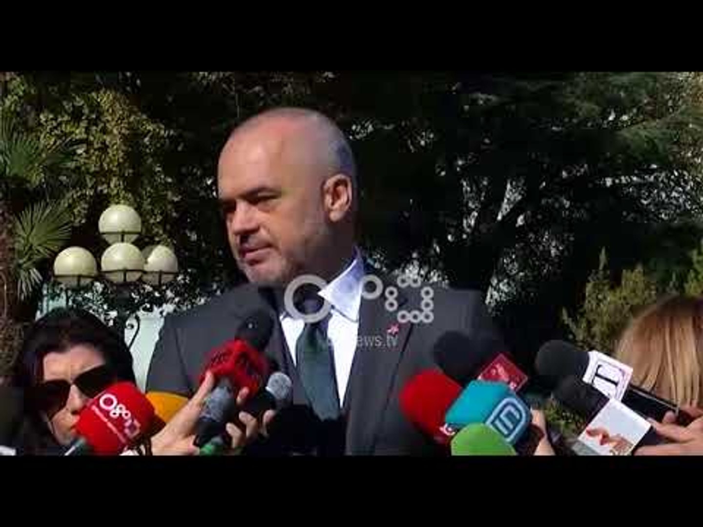 Ora News – Media 'përplas' politikën, Rama shkëmben akuza me Bashën dhe Vasilin