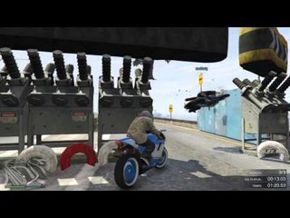 SALTOS DE MOTA CONTRA A PAREDE! QUE RETARDADO!! xD - GTA V Online (PC)