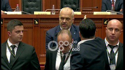 Ora News- Tension në Kuvend, Rama e quan llaxore Berishën, Ruçi përjashton Nokën