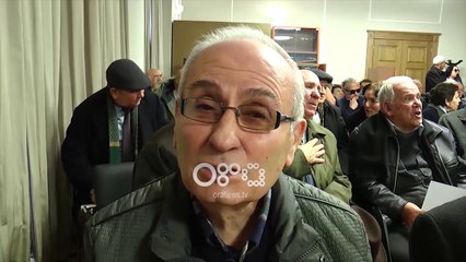 Ora News - Shpërndahen 400 çertifikatat e para të "Statusit të Naftëtarit"