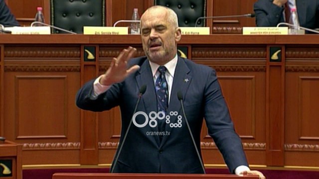 Ora News - Tension në Kuvend, Rama e quan llaxore Berishën, i kërkon të tërheqë në strofull Nokën
