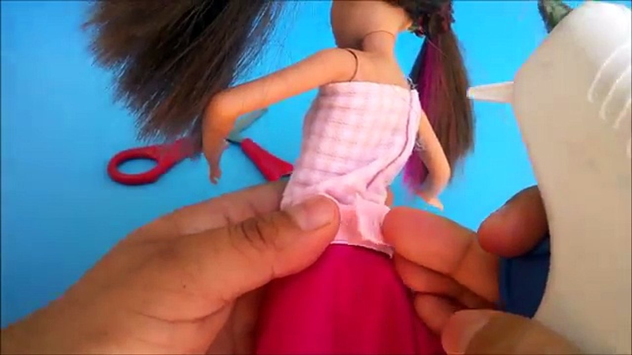 Como hacer ROPA VESTIDO y SANDALIAS para muñecas Barbie Skkiper|DIY Ropa y Zapatos para Muñecas