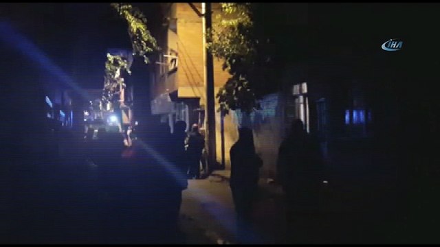 Diyarbakır'ın Bağlar ilçesi Muradiye mahallesinde bir bina çökme tehlikesi nedeniyle tahliye edildi. Tedbir amaçlı binanın her iki yanındaki binalar da boşaltıldı.