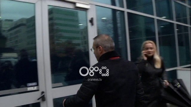 Ora News- Saimir Tahiri mbërrin tek Krimet e Rënda