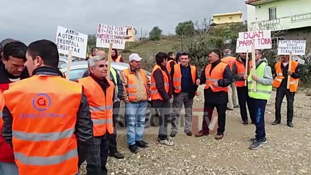 Report TV - Punonjësit e Bypass-it të Fierit për herë të tretë në protestë, dy vite pa marrë rrogat