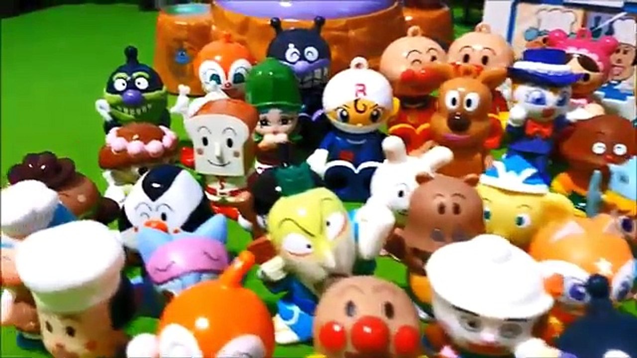 アンパンマン アニメおもちゃ バイキンマン ドキンちゃんに追われる！砂に隠れるバイキンマン！砂が少ない 泥を作って変装してみよう！子供向け動画 トイキッズ アニメおもちゃ アンパンマン おかあさん