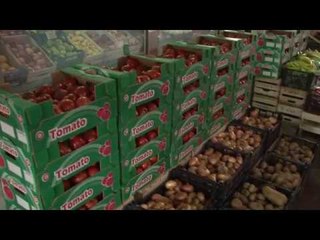 Kusari - Lila hap fushatën me vizitë në tregun tek Blloku i Ri - Lajme