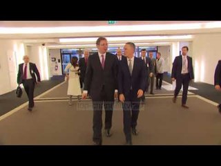 Serbia “flirton” me NATO-n  - Top Channel Albania - News - Lajme