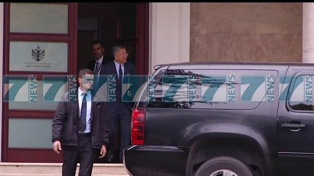 AMBASADORI AMERIKAN DONALD LU NE ZYREN E RAMES - News, Lajme - Kanali 8