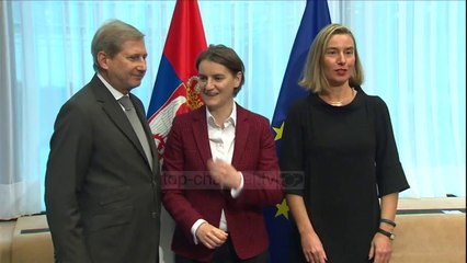 Hahn: 2025, viti i Ballkanit - Top Channel Albania - News - Lajme