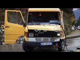 Ora News - Tropojë, furgoni me punëtorë të HEC-it përplaset me benzin, 1 i vdekur 8 plagosen
