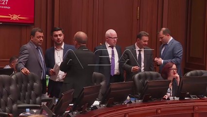 Влада, се одолговлекува пополнувањето на празните места
