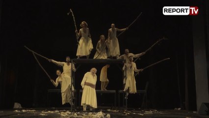 Report TV - Drama kosovare "Eshtrat vijnë vonë" në Teatrin Kombëtar