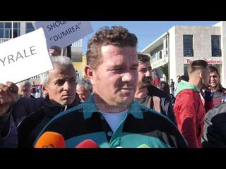 Dumre, fermerët protestojnë për duhanin - Top Channel Albania - News - Lajme