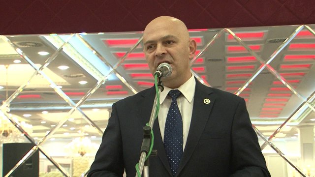 Kryetari Gjini feston fitoren së bashku me qytetarët e komunës së Gjakovës - Lajme