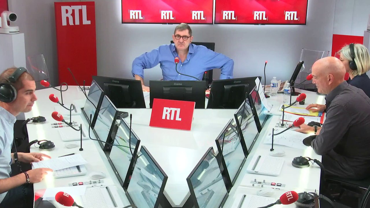 Les smartphones créent des problèmes de peau - Les inattendus de Cyprien Cini