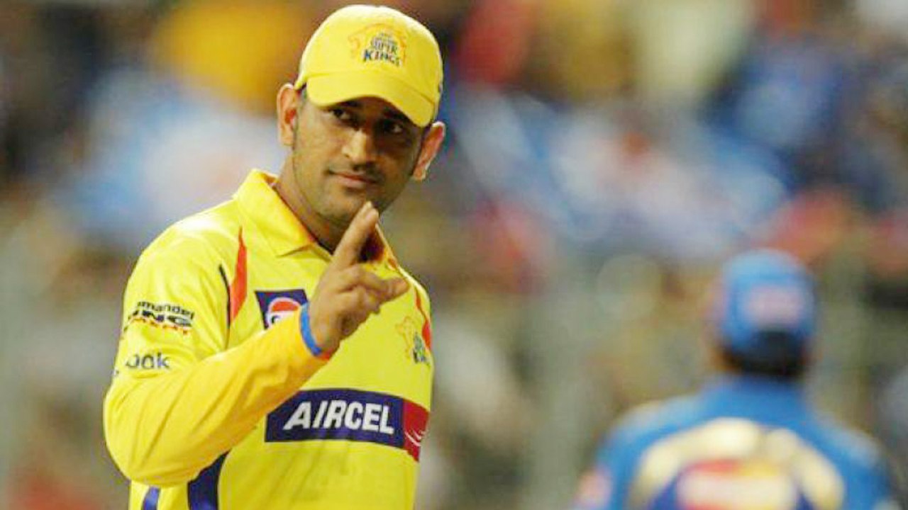 IPL 2018: MS Dhoni Breaks Silence on his Love Life, Makes Shocking Revelation । वनइंडिया हिंदी