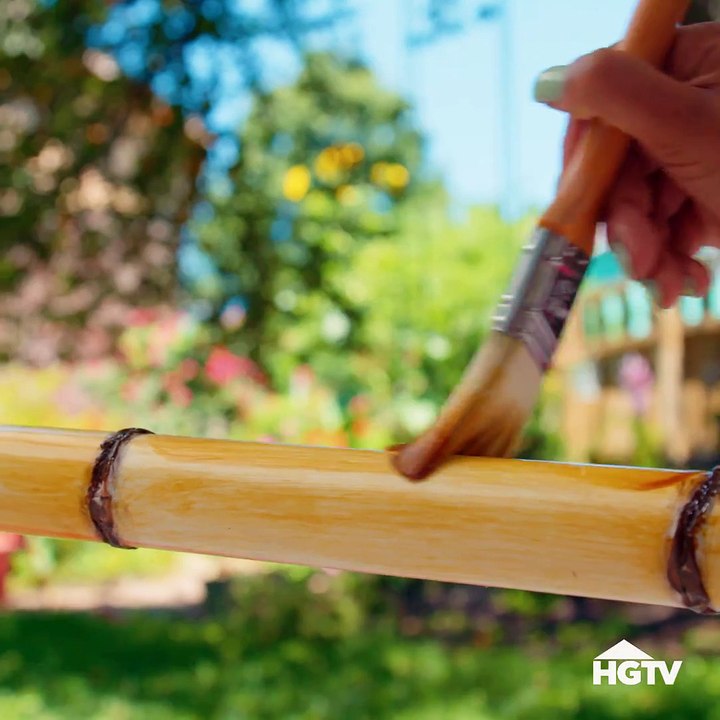 Počela da sastavlja plastične cijevi: Napravila tropski raj u svom dvorištu od kojeg zastaje dah!