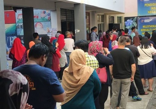 High Turnout Reported for Malaysia's Highly Contested Elections