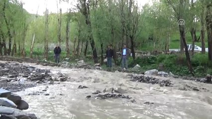 Yüksekova'da Sağanak Taşkına Neden Oldu