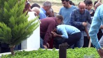 Cenazede gözyaşları sel oldu... İntihar eden 15 yaşındaki kız çocuğu son yolculuğuna uğurlandı