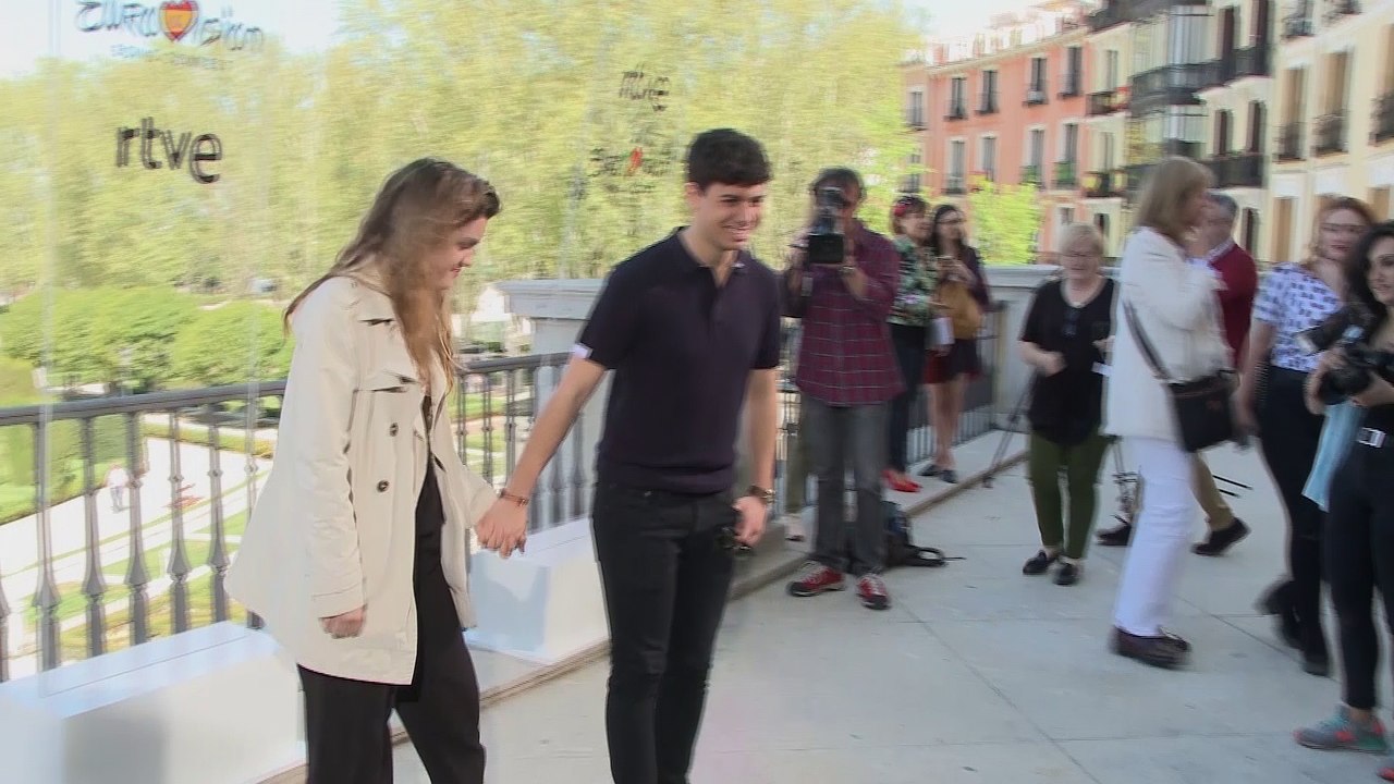 Amaia y Alfred reciben el apoyo de sus compañeros de OT
