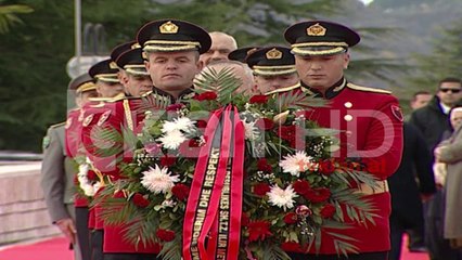 Rama e Meta bashkë në homazhet e 29 Nëntorit