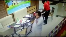 A Simple theft caught on CCTV camera in a hotel..!!!!