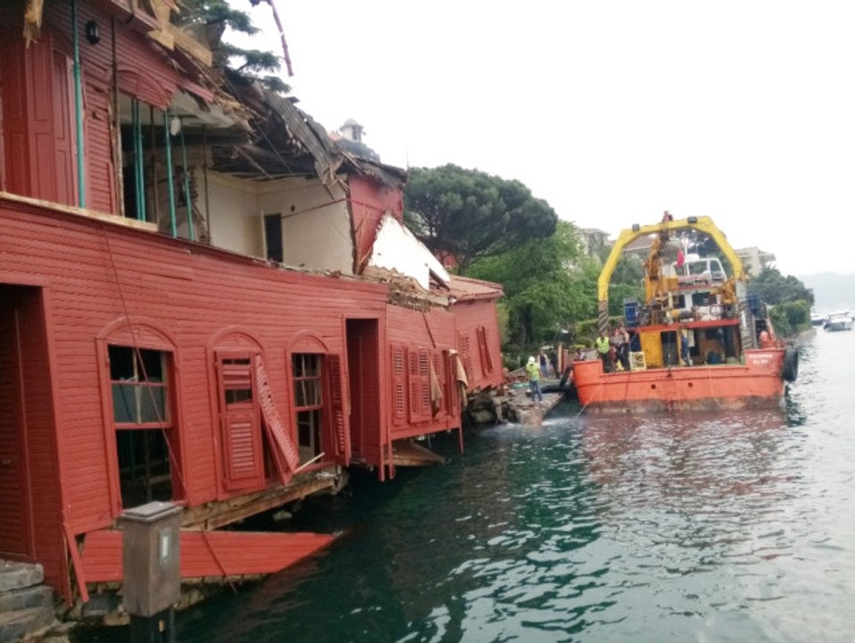 Geminin Çarptığı Tarihi Yalıda Yeniden Yapım Çalışmaları Başladı