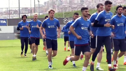 Descargar video: Trabzonspor, Bursaspor maçı hazırlıklarını sürdürdü - TRABZON