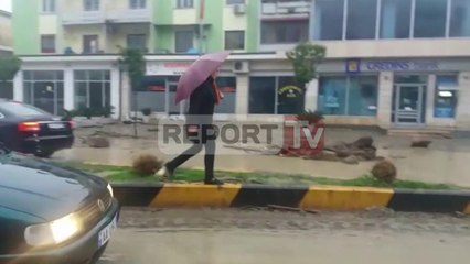 Tải video: Report TV - Situata nga përmbytjet në Fushe-Kruje, mengjesi i 1 Dhjetorit 2017