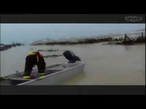 Fushë Krujë, grupi i xhirimit i Ora News ndjek operacionet e evakuimit në Urën e Gjoles (pjesa II)