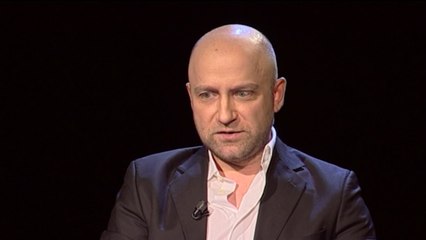 Video herunterladen: Arkapia nga Elsa Demo – Elidor Mëhilli: Kjo nuk është historia e Enver Hoxhës