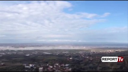 Report TV  - Përmbytjet/Si Vjosa ka pushtuar  Selenicën dhe Darzezën