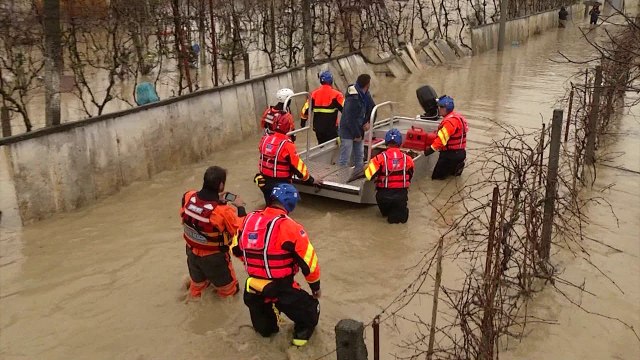Ora News - Raporti paraprak: Vjosa permbyt 300 banesa dhe 1 mije ha toke