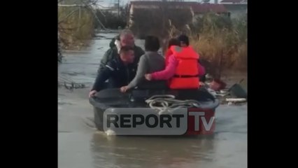 Report TV - Fier, shpëtohen tre pjesëtarë  të një familje në Ferras