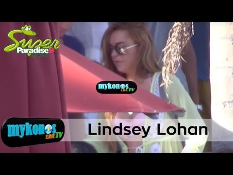 Lindsay Lohan Vacations οn Mykonos