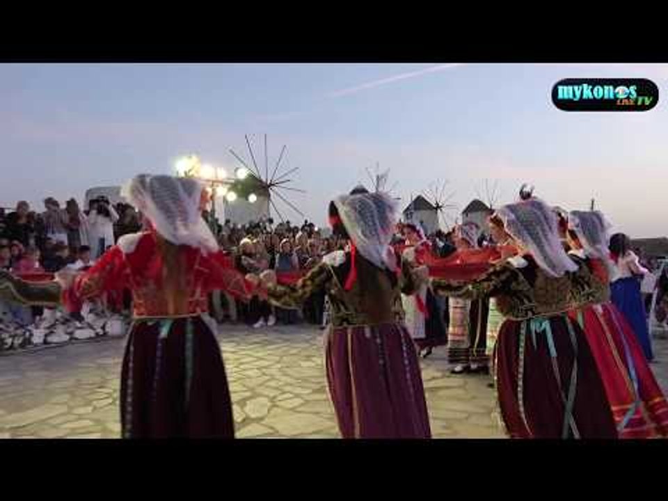 Νησιώτικο γλέντι με φόντο την Μικρή Βενετία της...