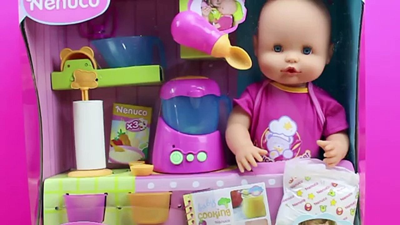 Bebé NENUCO Merienditas | La bebé come papilla y hace pipí de verdad |  NENUCO en español - video Dailymotion