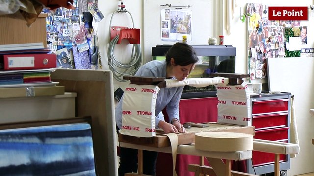 Les artisans du Mobilier national : la tapissière d'ameublement