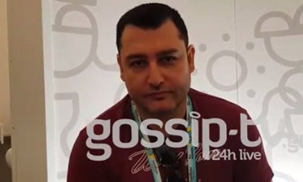 Ο πρόεδρος του INFE Άγγελος Δαδαλιάς στην πρώτη του μέρα στο press center μετά την επίθεση που δέχτηκε